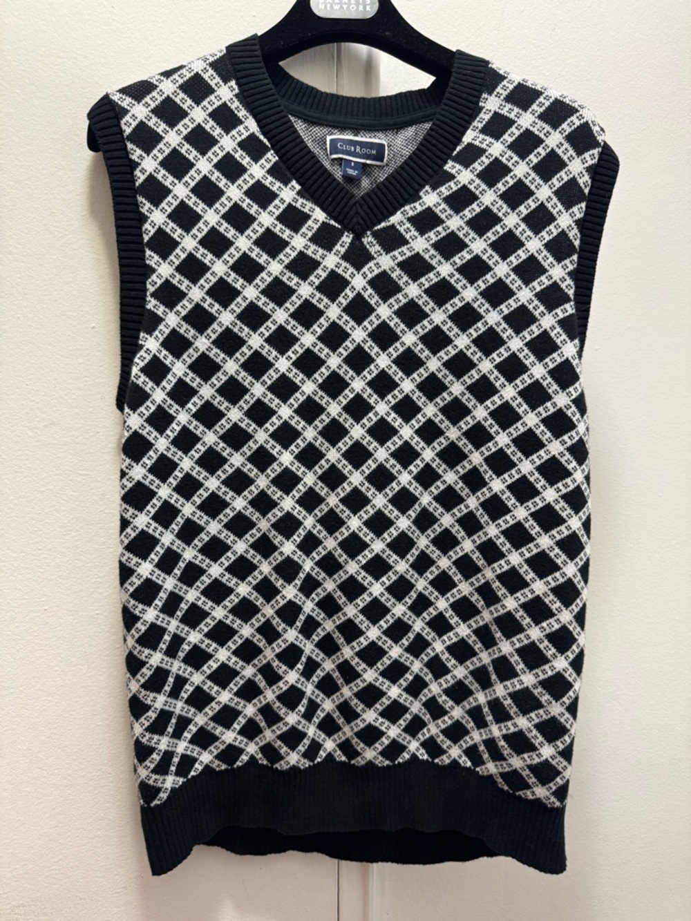 Club Room Black & White Diamond Pattern V-Neck Sweater Vest Small